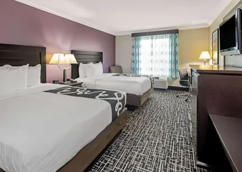 La Quinta Inn & Suites by Wyndham Temecula hotel thumbnail 8