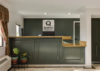 Quality Inn Lake Elsinore I-15 hotel thumbnail 2