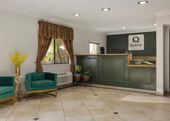 Quality Inn Lake Elsinore I-15 hotel thumbnail 3