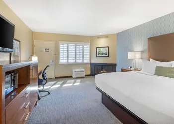 Best Western Plus Beach View Lodge Carlsbad hotel thumbnail 6