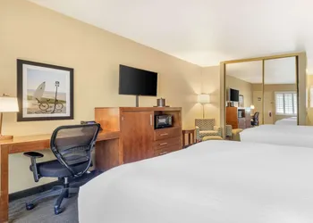 Best Western Plus Beach View Lodge Carlsbad hotel thumbnail 8