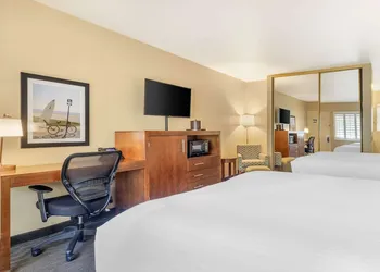 Best Western Plus Beach View Lodge Carlsbad hotel thumbnail 8