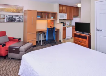 TownePlace Suites Thousand Oaks Ventura County hotel thumbnail 4