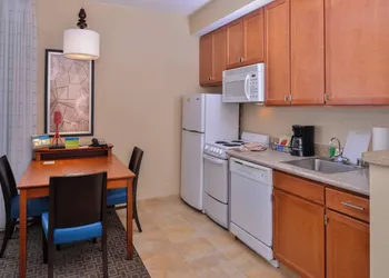 TownePlace Suites Thousand Oaks Ventura County hotel thumbnail 5