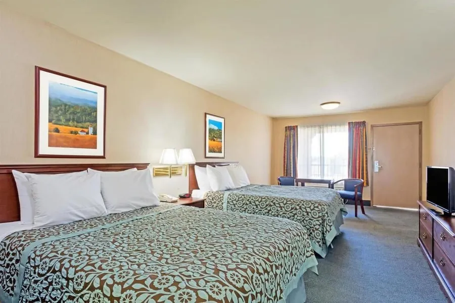 Days Inn by Wyndham Fontana / Rialto hotel detail image 6