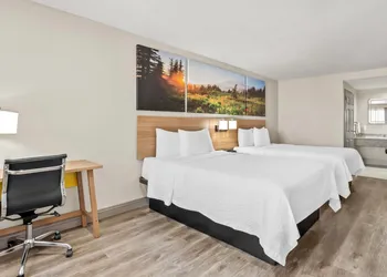 Days Inn by Wyndham Fontana / Rialto hotel thumbnail 8