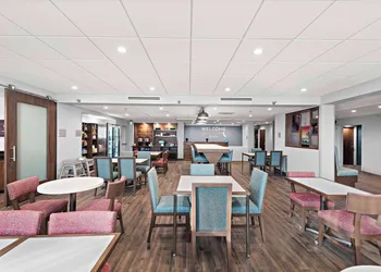Hampton Inn by Hilton Los Angeles Airport hotel thumbnail 2