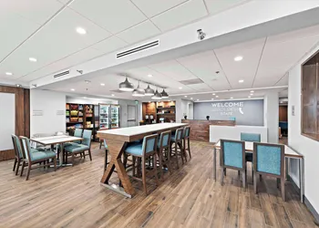 Hampton Inn by Hilton Los Angeles Airport hotel thumbnail 4