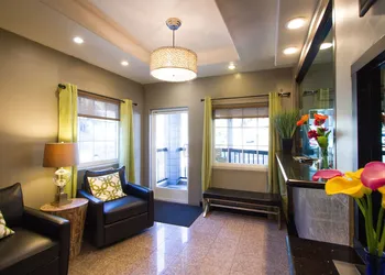 Granada Inn hotel thumbnail 2