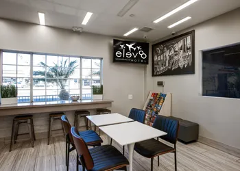 Elev8 Hotel Los Angeles LAX hotel thumbnail 2