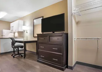 Extended Stay America Select Suites New Orleans Airport hotel thumbnail 6