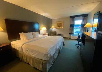 Ramada by Wyndham Luling hotel thumbnail 8