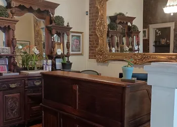New Orleans Guest House hotel thumbnail 2