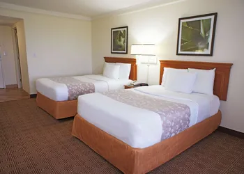 La Quinta Inn & Suites by Wyndham Coral Springs Univ Dr hotel thumbnail 4