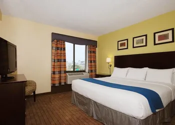 Holiday Inn Express Boston by IHG hotel thumbnail 2