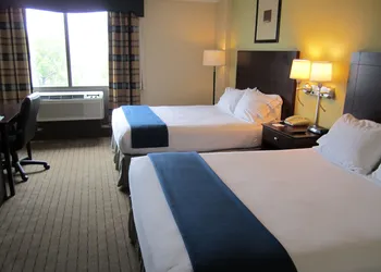 Holiday Inn Express Boston by IHG hotel thumbnail 3