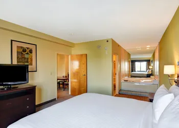 Holiday Inn Express Boston by IHG hotel thumbnail 7