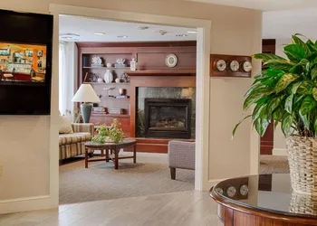 Ramada by Wyndham Boston hotel thumbnail 4