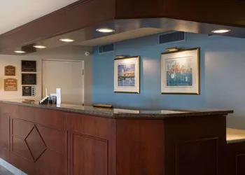 Ramada by Wyndham Boston hotel thumbnail 5