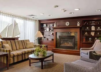 Ramada by Wyndham Boston hotel thumbnail 6
