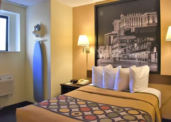 Super 8 by Wyndham Atlantic City hotel thumbnail 2