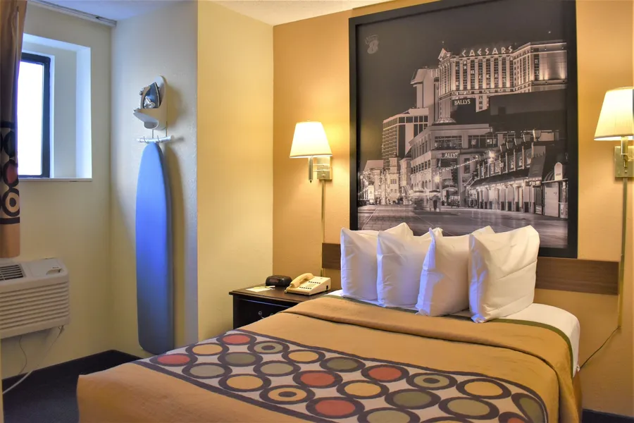 Super 8 by Wyndham Atlantic City hotel detail image 2