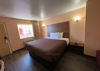 Executive Inn & Suites Near Lackland AFB hotel thumbnail 6