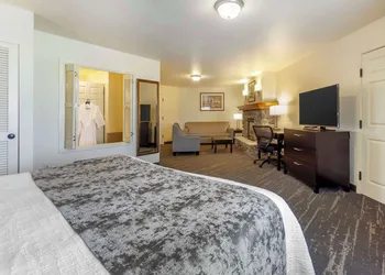 Best Western Plus Edmonds Harbor Inn hotel thumbnail 7