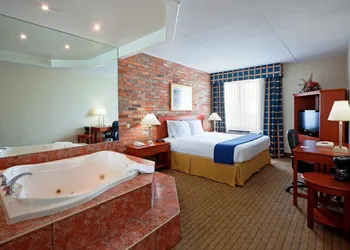 Holiday Inn Express Toronto East - Scarborough by IHG hotel thumbnail 5
