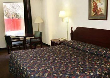 Econo Lodge Decatur - Atlanta East hotel thumbnail 7