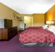 Econo Lodge At Six Flags hotel detail image 4
