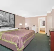 Super 8 by Wyndham Austell/Six Flags hotel detail image 4