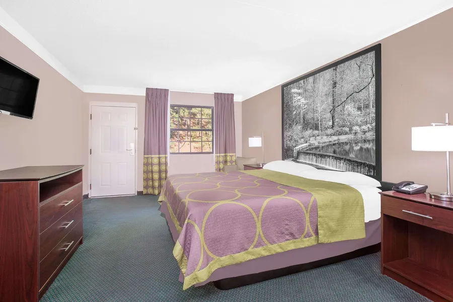 Super 8 by Wyndham Austell/Six Flags hotel detail image 6