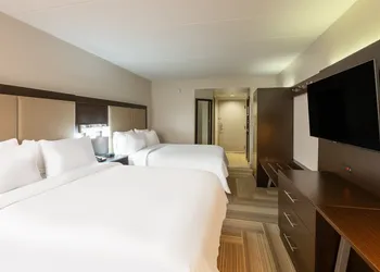 Holiday Inn Express Philadelphia NE - Bensalem by IHG hotel thumbnail 5