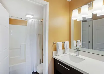 MainStay Suites Mt. Laurel - Philadelphia hotel thumbnail 8