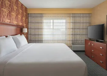 Courtyard by Marriott Mt. Laurel hotel thumbnail 7