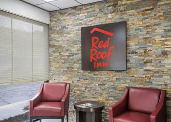 Red Roof Inn Savannah - Southside/Midtown hotel thumbnail 2