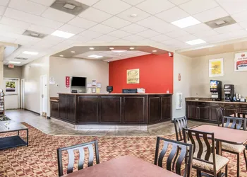 Econo Lodge Garden City - Savannah hotel thumbnail 2