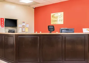 Econo Lodge Garden City - Savannah hotel thumbnail 3