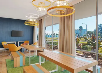 Spark by Hilton Ormond Beach Oceanfront hotel thumbnail 4