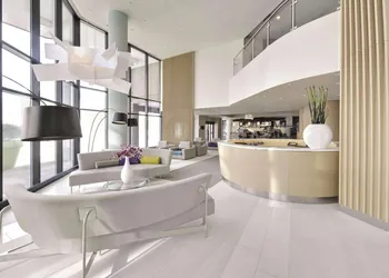 Radisson Blu Toronto Downtown hotel thumbnail 3