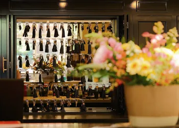 The Oxford Hotel hotel thumbnail 5