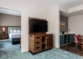 Hampton Inn & Suites Charleston/West Ashley hotel thumbnail 6
