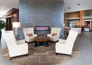 DoubleTree by Hilton Hotel & Suites Charleston Airport hotel thumbnail 2