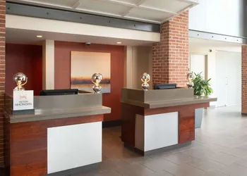 DoubleTree by Hilton Hotel & Suites Charleston Airport hotel thumbnail 6