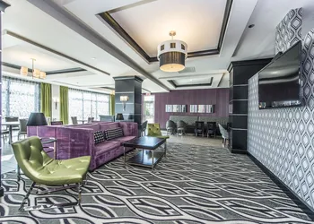 Holiday Inn Express & Suites Charleston Arpt-Conv Ctr Area hotel thumbnail 2