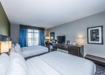 Holiday Inn Express & Suites Charleston Arpt-Conv Ctr Area hotel thumbnail 4