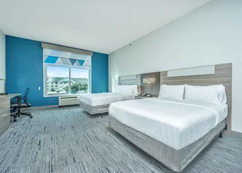 Holiday Inn Express & Suites Charleston Arpt-Conv Ctr Area hotel thumbnail 7