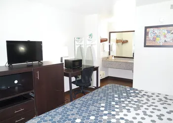 Travelodge by Wyndham North Charleston hotel thumbnail 3