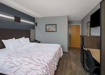 SureStay Plus Hotel by Best Western Sevierville hotel thumbnail 6